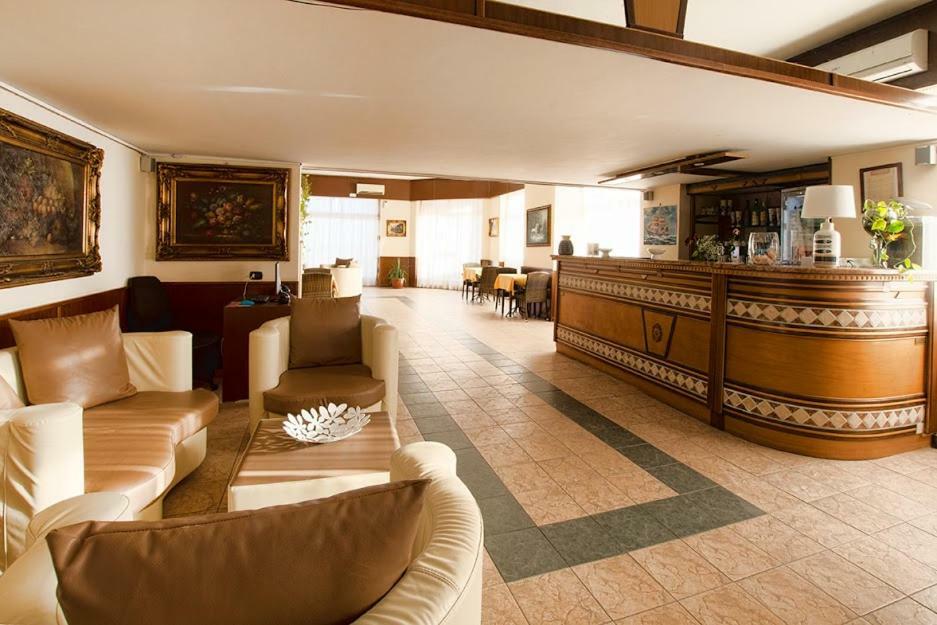 Hotel Scacciapensieri เน็ตตูโน ภายนอก รูปภาพ