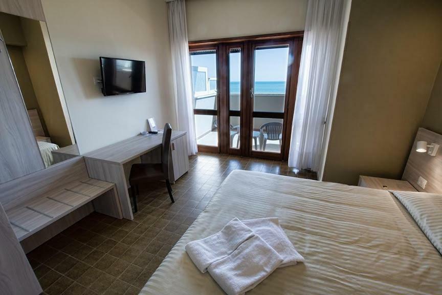 Hotel Scacciapensieri เน็ตตูโน ภายนอก รูปภาพ