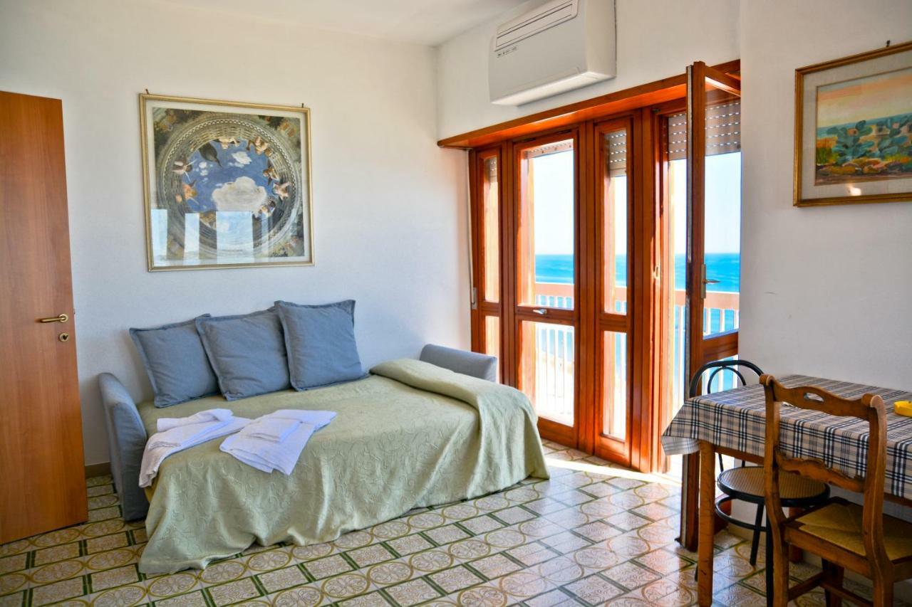 Hotel Scacciapensieri เน็ตตูโน ภายนอก รูปภาพ